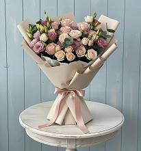 Букет цветов из:  Розы и Лизиантусы в Ягул