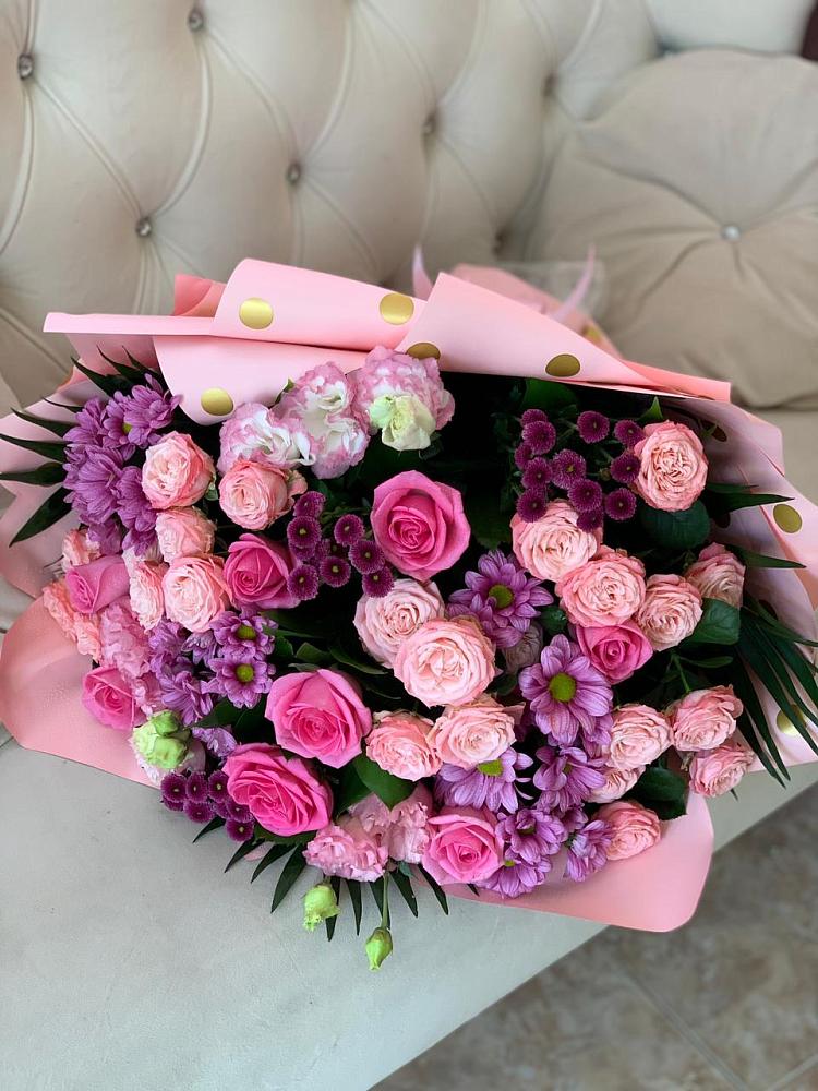 Букет цветов из: Хризантемы, Розы и Лизиантусы в Ягул