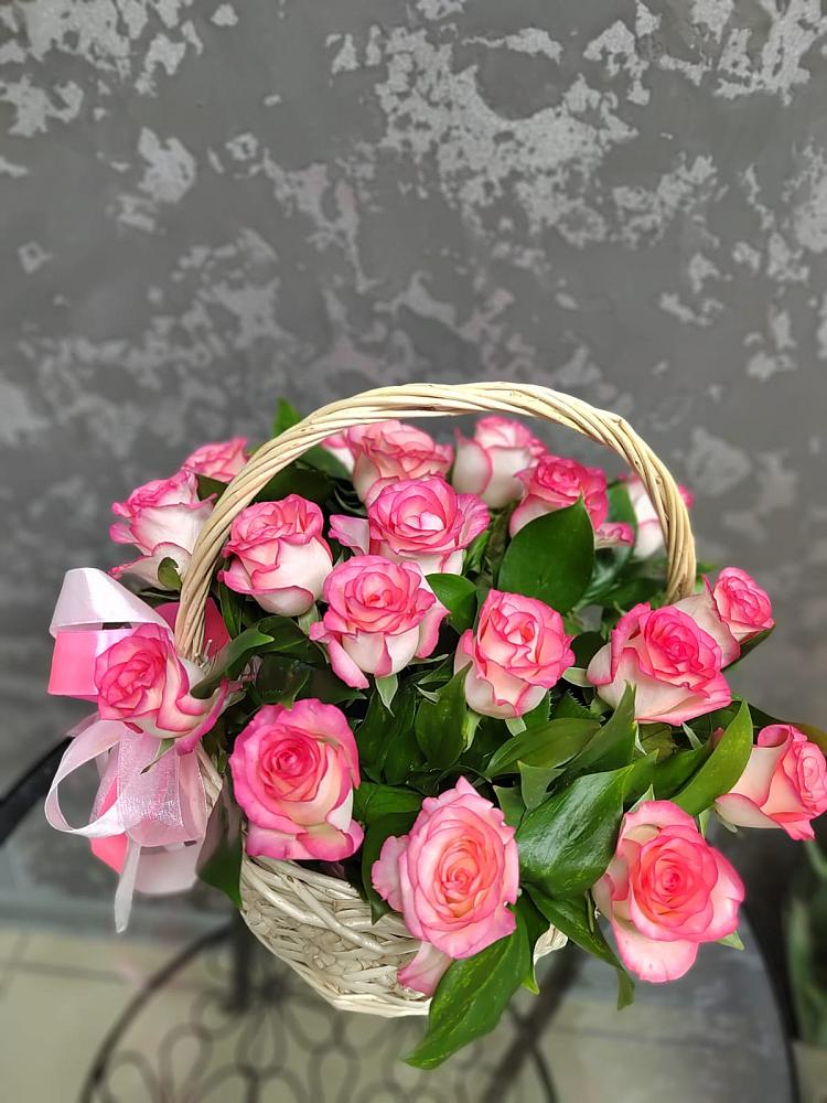 Цветочная композиция из Розы в корзине в Ягул