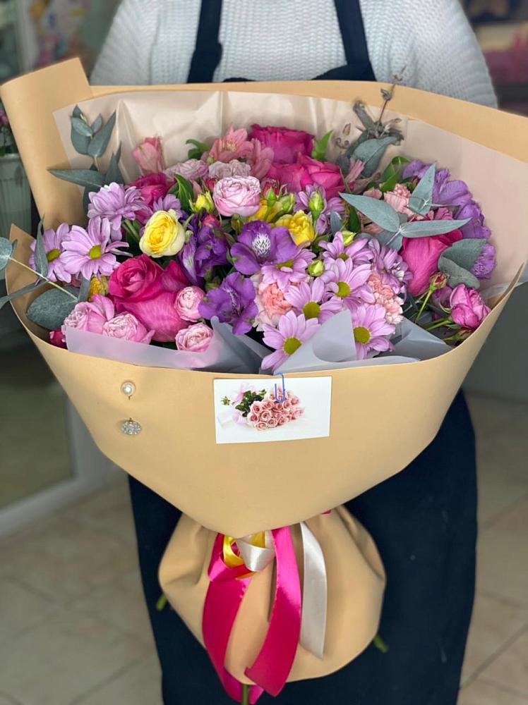 Букет цветов из: Хризантемы, Гвоздики и Альстромерии в Ягул