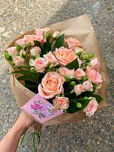 Букет цветов из:  Розы #REPLACE_PRED# Ягул