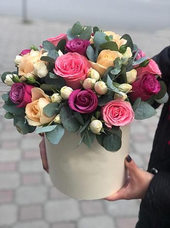 Цветочная композиция из Розы в шляпной коробке в Ягул