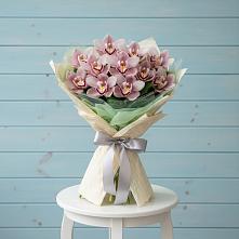 Букет цветов из:  Орхидеи и Розы #REPLACE_PRED# Ягул