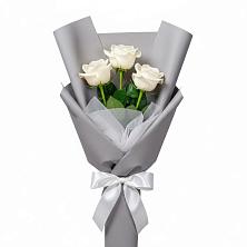 Букет 3 белые розы в Ягул