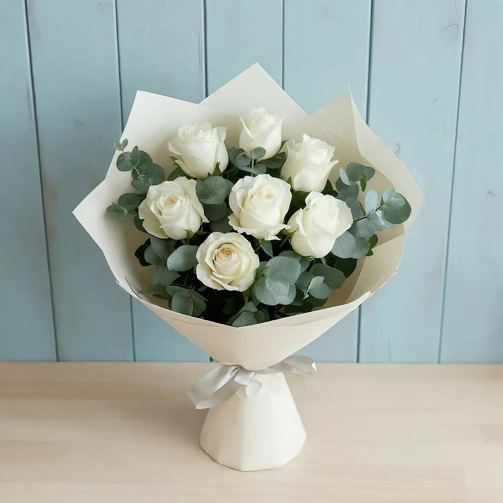 Букет Белые розы в Эвкалипте в Ягул