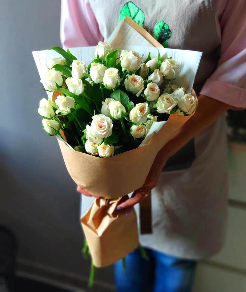 Букет цветов из: Розы в Ягул