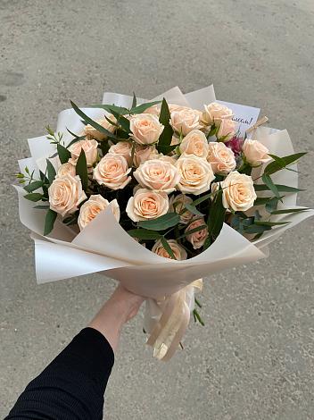 Букет Кремовые розы Латте в Ягул