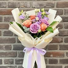 Букет цветов из:  Лизиантусы и Розы в Ягул