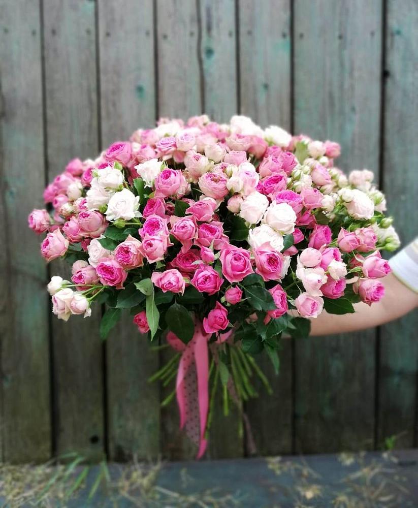 Букет Розовые кустовые розы Натали и Лав Лидия в Ягул