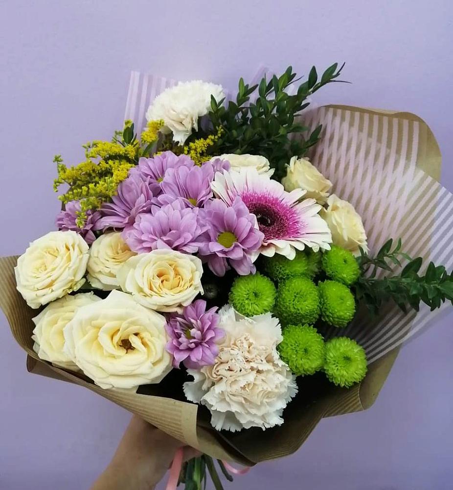 Букет цветов из: Хризантемы, Розы, Гвоздики и Герберы в Ягул