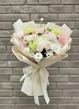 Букет цветов из:  Гвоздики, Розы, Лизиантусы и Хризантемы #REPLACE_PRED# Ягул