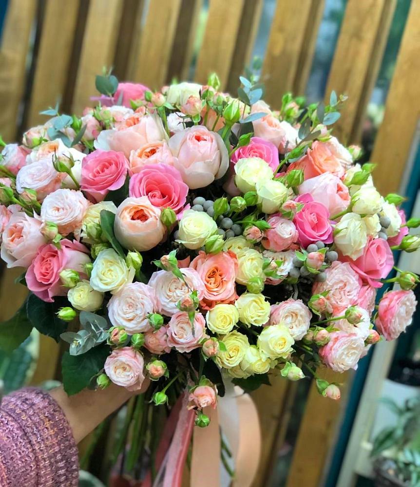 Букет цветов из: Розы в Ягул