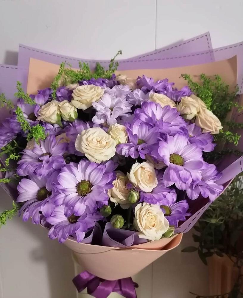 Букет цветов из: Хризантемы и Розы в Ягул