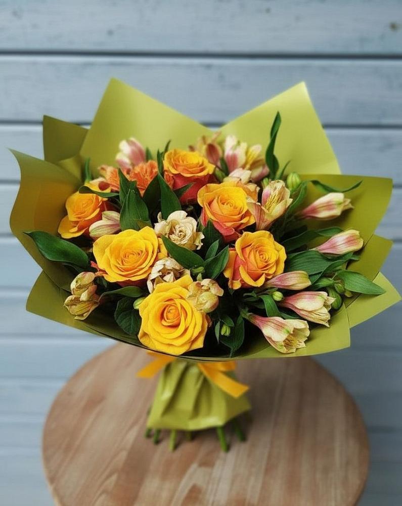 Букет цветов из: Альстромерии и Розы в Ягул