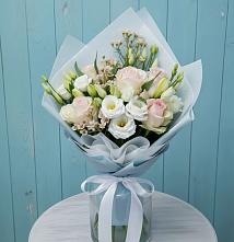 Букет цветов из:  Розы и Лизиантусы в Ягул