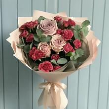 Букет цветов из:  Гвоздики и Розы в Ягул