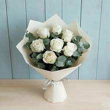 Букет Белые розы в Эвкалипте в Ягул