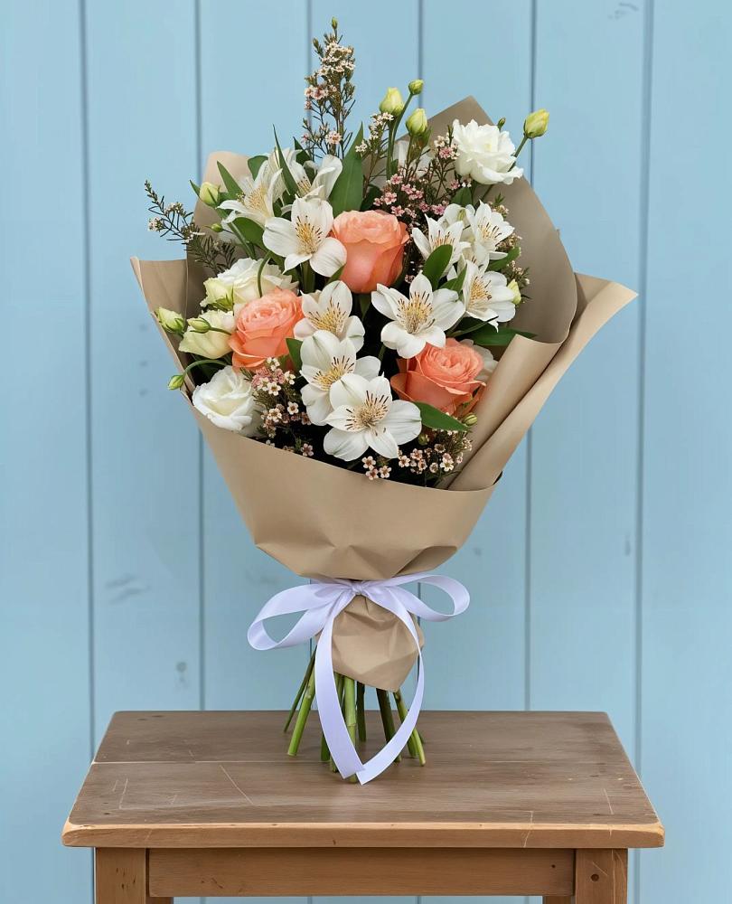 Букет цветов из: Альстромерии, Лизиантусы, Розы и Хризантемы в Ягул